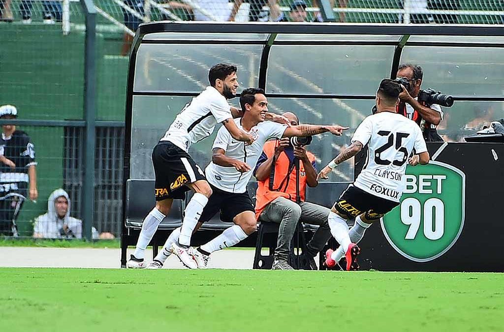Corinthians marca logo no início e vence clássico contra o São Paulo