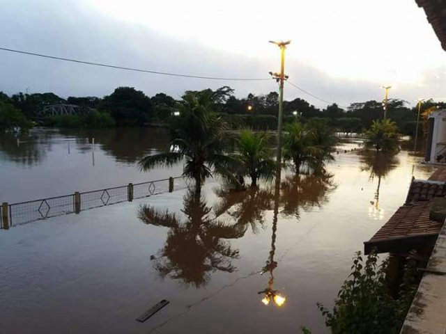 Reinaldo vai a Aquidauana visitar famílias desabrigadas pela enchente