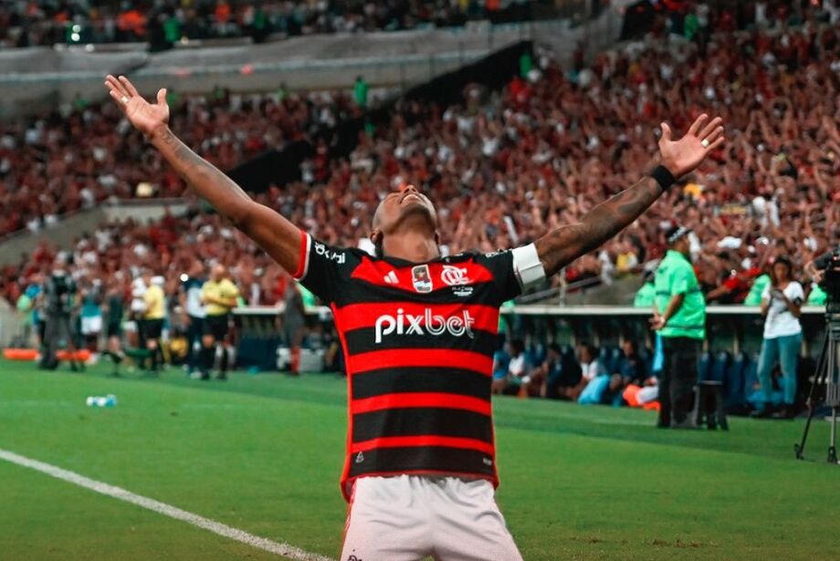 Flamengo ajusta estratégia e reserva titulares para brasileirão