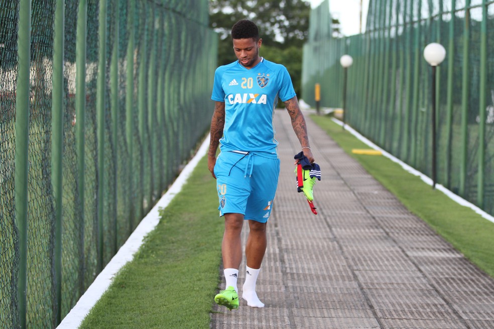 Após desistência do Grêmio, Sport acionará André na Justiça