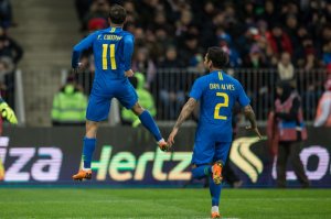 Brasil bate a Rússia por 3 a 0 em amistoso; jogador de MS fica no banco