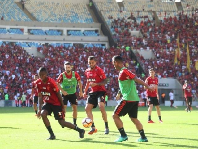 Flamengo e Corinthians entram em campo pela Libertadores da América nesta noite