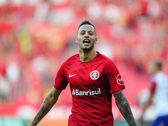 Internacional faz 2 gols em casa e vence o Bahia em seu retorno à série A