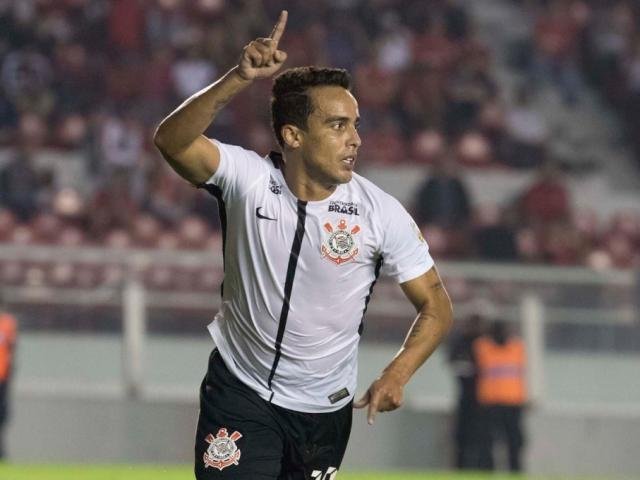 Corinthians faz 1 a 0 no Independiente e assume a liderança do grupo 7