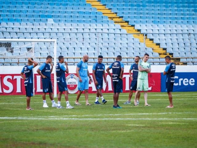 Grêmio defende liderança de grupo e joga por classificação na Venezuela