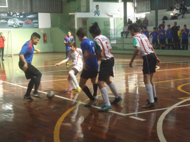 Rodada da Copa Pelezinho termina com 22 gols e define semifinalistas