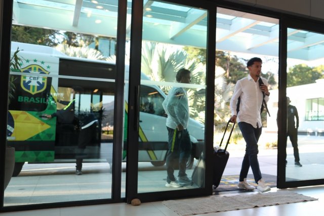 Ansioso pela Copa, zagueiro Marquinhos madrugou no CT da CBF