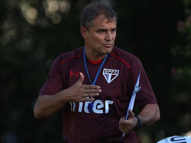 São Paulo e Vitória abrem última rodada antes de parada para Copa do Mundo