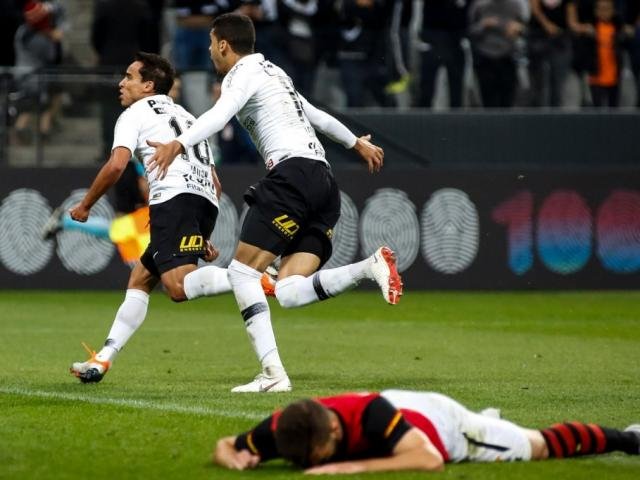 De virada, Corinthians vence por 2 a 1 o Sport, que segue na penúltima colocação