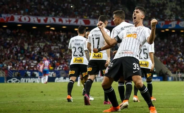 Corinthians vira sobre o Fortaleza e vence por 3 a 1