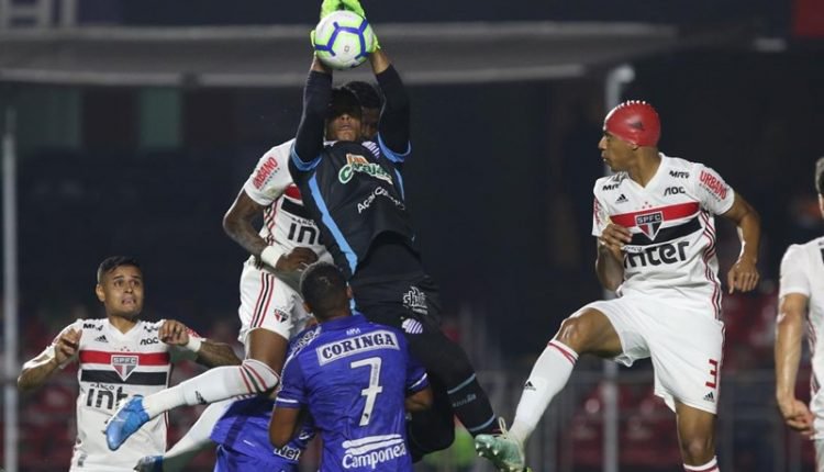 São Paulo sai atrás, arranca empate com o CSA no Morumbi e segue fora do G4
