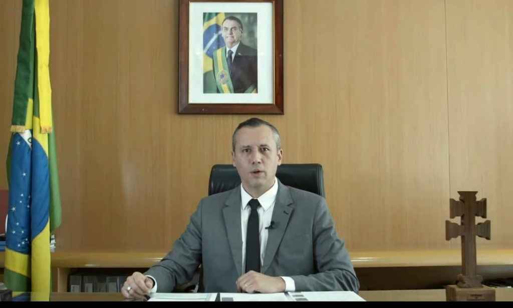 Bolsonaro confirma, em nota, demissão de Roberto Alvim