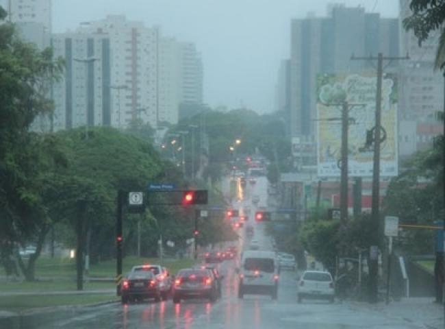 Inmet alerta para chuvas intensas em Campo Grande e 56 municípios de MS