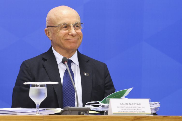 Governo quer vender R$ 150 bi em participações em empresas em 2020