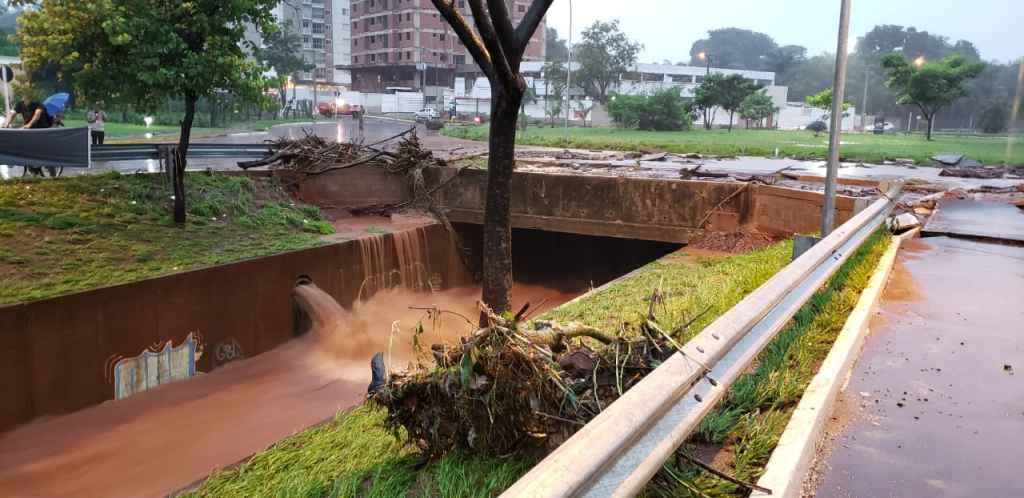 Campo-grandenses devem evitar trechos alagáveis em caso de novas chuvas, alerta Sisep