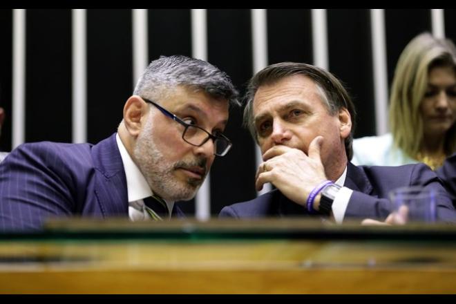 Alexandre Frota entrará com pedido de impeachment de Bolsonaro