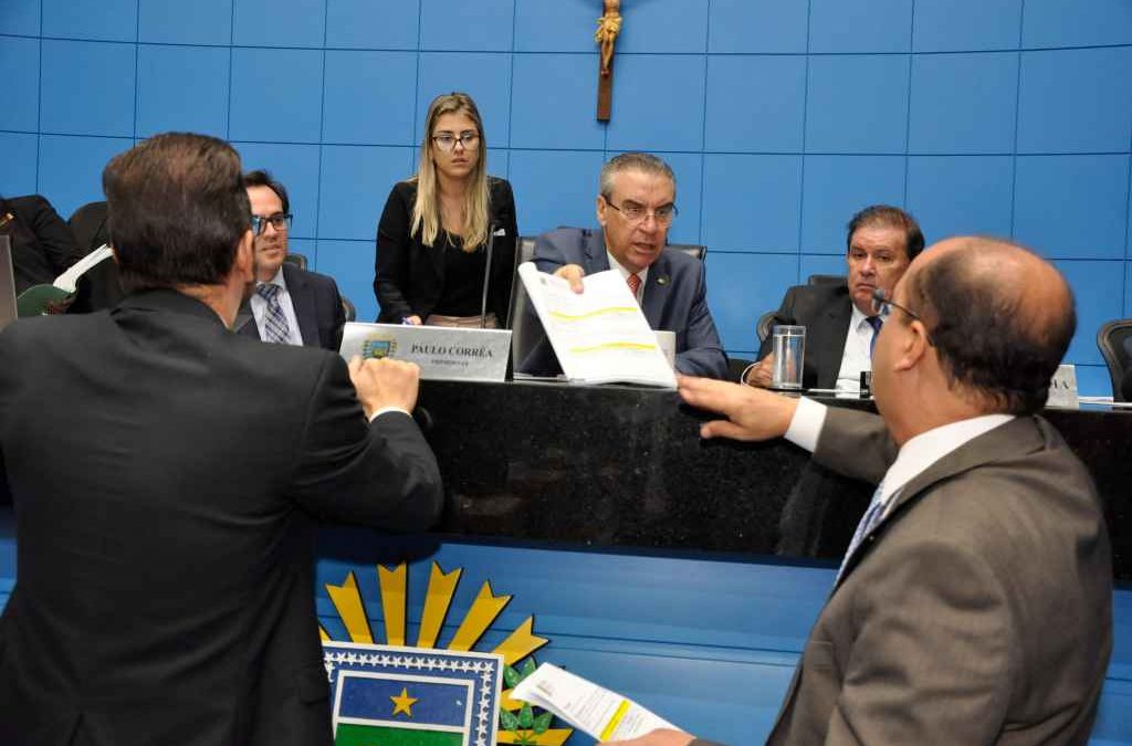 Emenda amplia poderes da ALMS e permite que deputados estaduais também revoguem leis