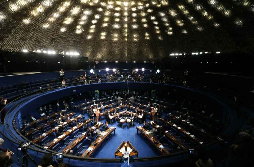 Senado aprova lei com medidas de contenção do coronavírus no Brasil