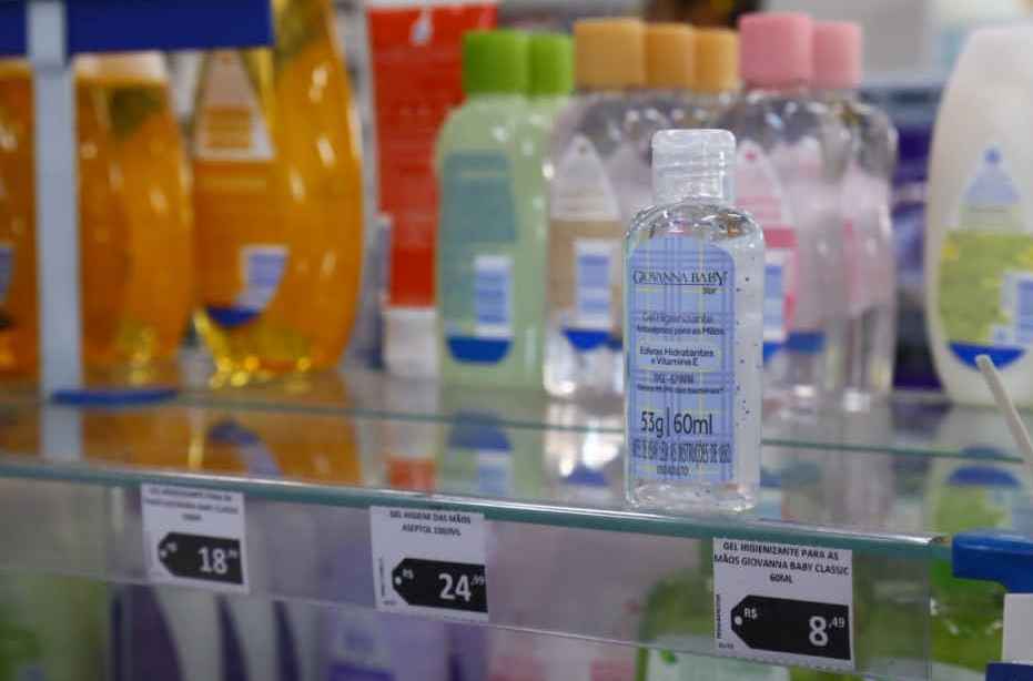 Coronavírus: Procura dispara e farmácias ficam sem máscaras e álcool em Campo Grande