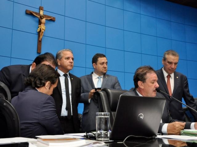 Falta de definição na CCJ, trava votação de projetos na Assembleia