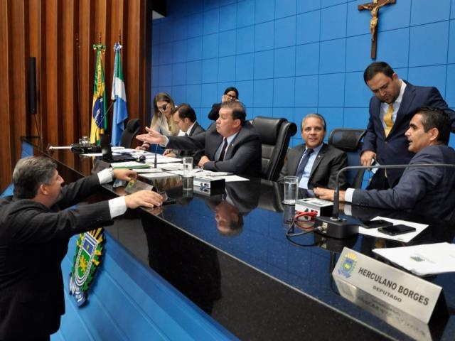 Sem votações, novos projetos focam em saúde e direito do consumidor
