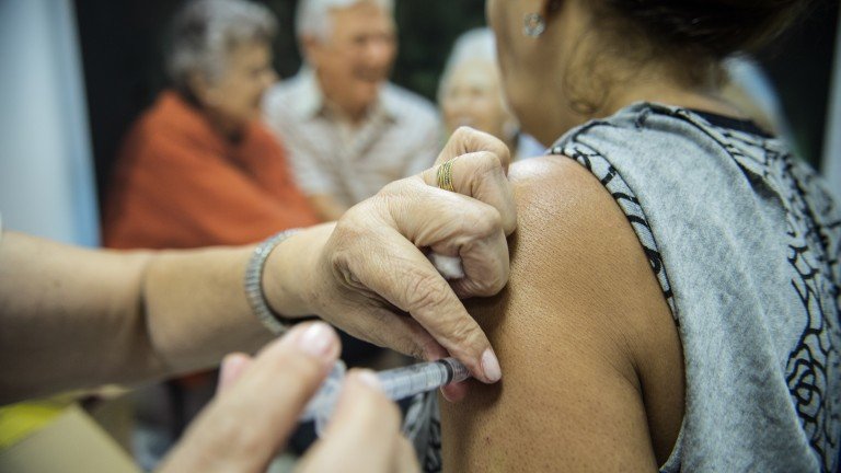 Confira locais: Campanha de vacinação contra a gripe em Campo Grande começa nesta terça