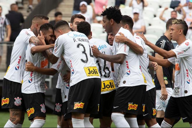 Treze clubes da Série A vão negociar redução salarial