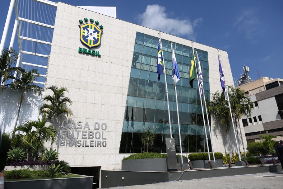 CBF libera R$ 36 milhões para socorrer futebol contra a crise do coronavírus