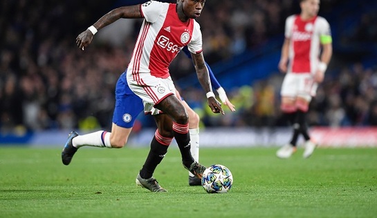 Holanda encerra campeonato e pede apoio de times em torneios europeus