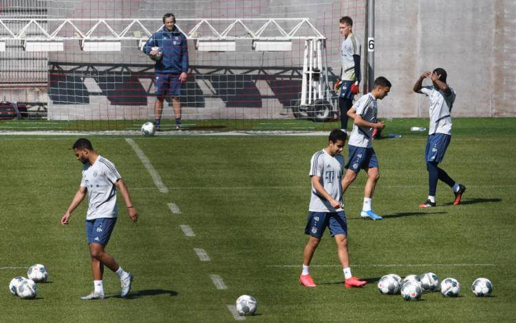 Campeonato Alemão poderá retornar com limite de 239 pessoas no estádio