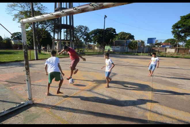 Prefeito analisa volta das clássicas “peladas” nos bairros de Campo Grande