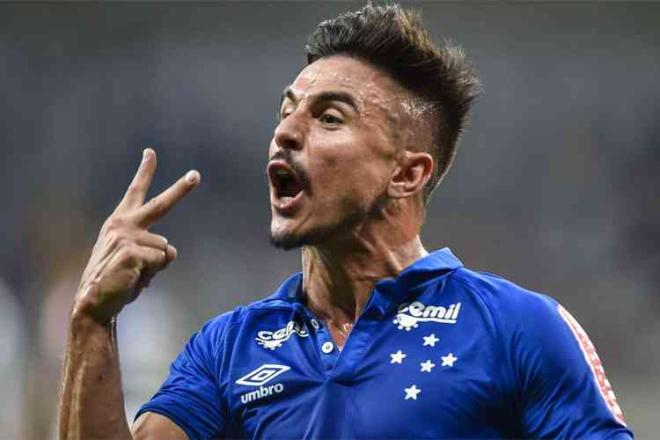 Cruzeiro paga dívida e evita perda de pontos na Série B