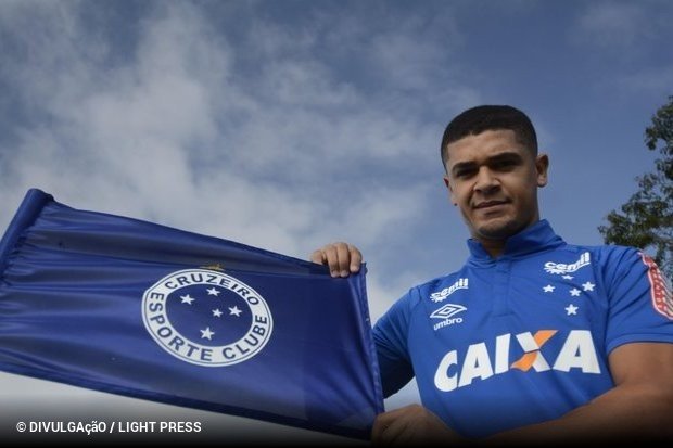 Cruzeiro perde 6 pontos na Série B por dívida com time dos Emirados Árabes