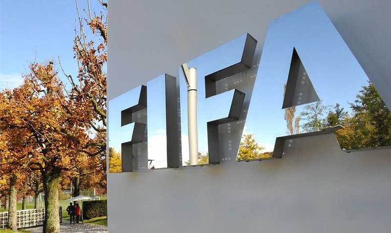 Fifa autoriza cinco substituições por jogo até fim do ano