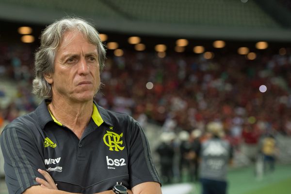 Elenco do Flamengo e Jorge Jesus são submetidos a exames da covid-19