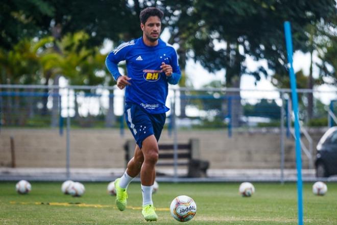 Léo testa positivo e é 3º caso de coronavírus no Cruzeiro