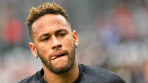 Após três meses no Brasil, Neymar volta a Paris e deve passar por nova quarentena