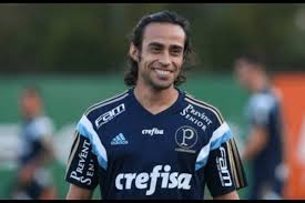 Valdivia se diz traído ao sair do Palmeiras e admite responsabilidade por lesões