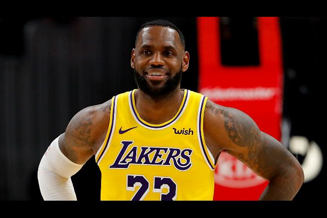 Card de LeBron James é comprado por US$ 1,84 milhão
