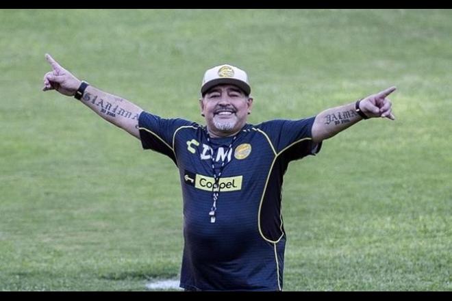 Maradona renuncia a embaixador da Fifa e critica Infantino