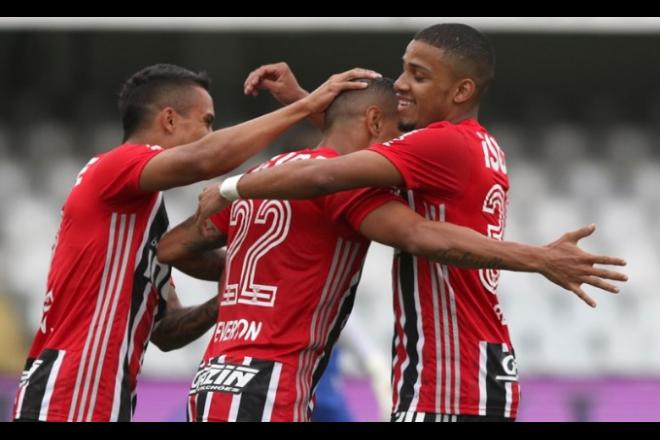 Com reservas, São Paulo vence por 3 a 1 e elimina o Guarani