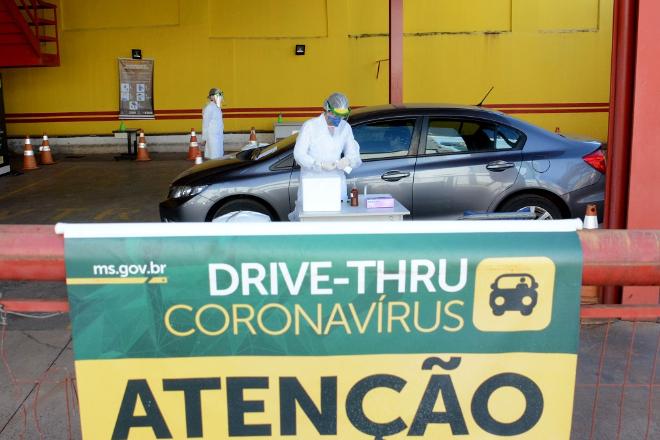 Saúde amplia número de testes e atendimento até à noite no drive-thru