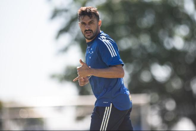 Grêmio acerta a contratação do meia Robinho até o fim desta temporada