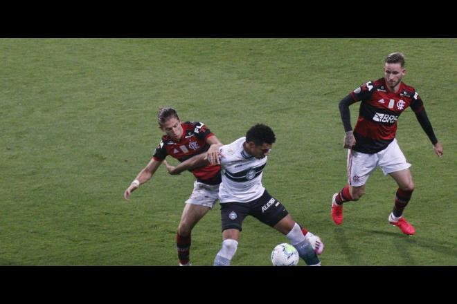 Flamengo supera Coritiba e vence a primeira sob o comando de Domènec Torrent