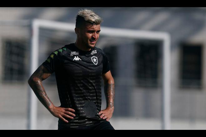 Problema de apendicite tira lateral Victor Luis dos próximos jogos do Botafogo