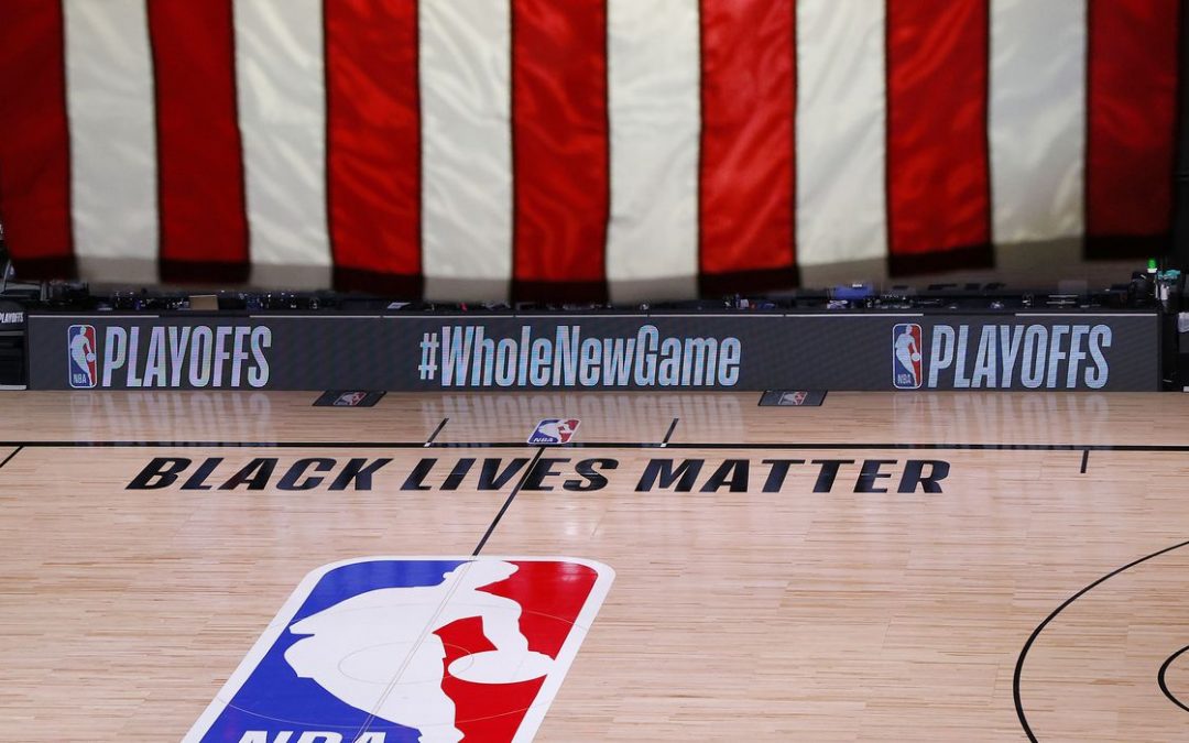 NBA tem mais um dia de jogos de playoff adiados após morte de negro nos EUA