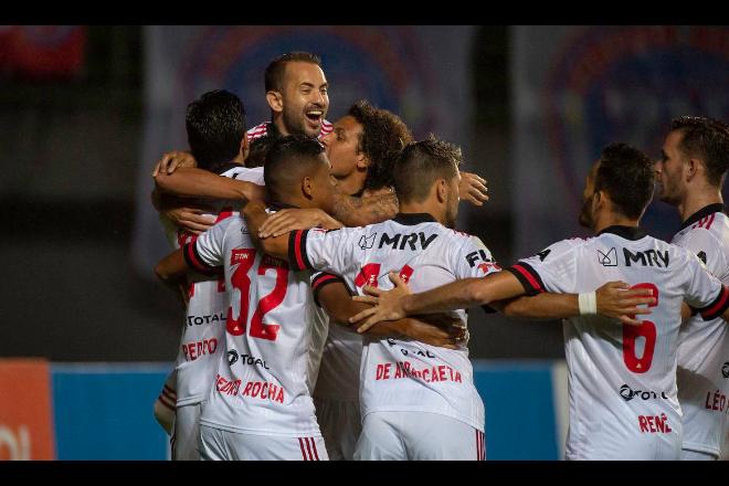 Clubes brasileiros ganham mais 4 milhões de inscritos em redes sociais