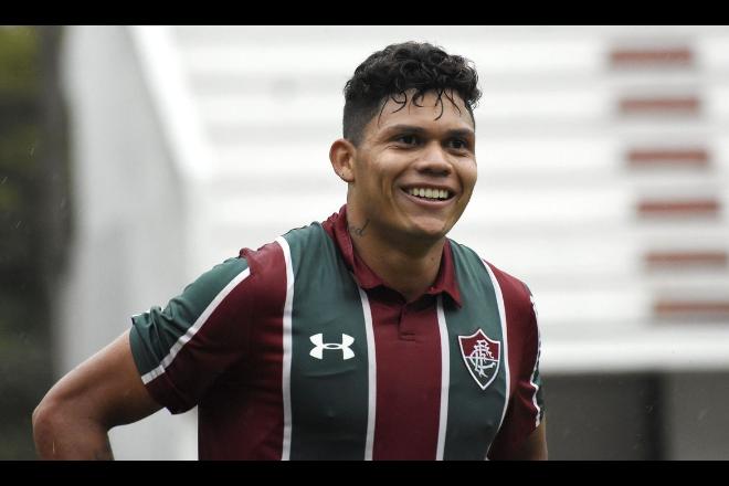 Fluminense anuncia venda do atacante Evanilson, um dos destaques da temporada