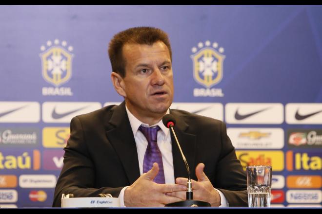 Dunga nega ter sido procurado pelo Corinthians; Lisca se anima com chance