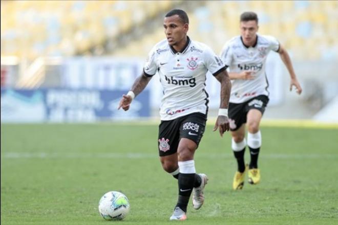Sem fazer gol a mais de 330 minutos, Coelho vê evolução no time do Corinthians